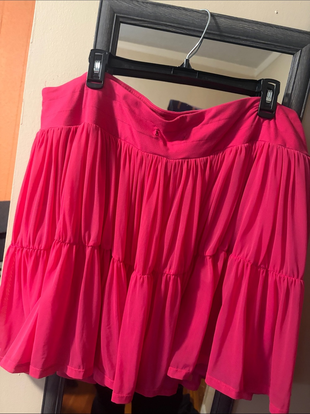 Women’s Hot Pink Sleeveless Sports Bra and WorkOut Skirt Combo - Picture 3 of 4